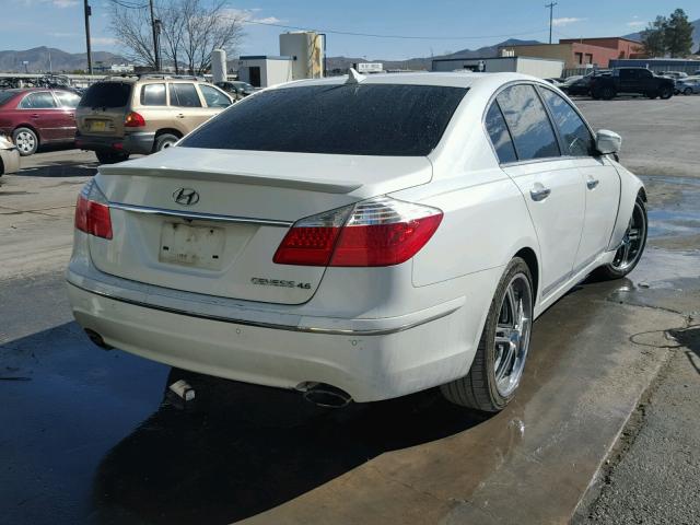 KMHGC4DF1AU087344 - 2010 HYUNDAI GENESIS 4. WHITE photo 4