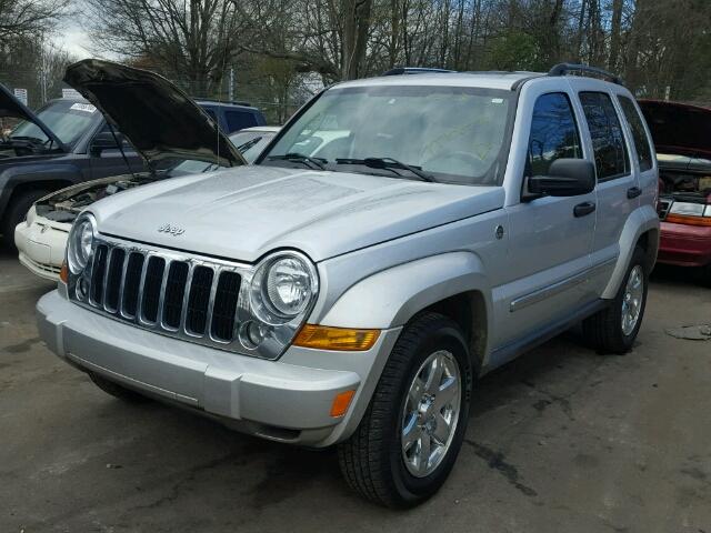 1J8GL58K15W553651 - 2005 JEEP LIBERTY LI SILVER photo 2