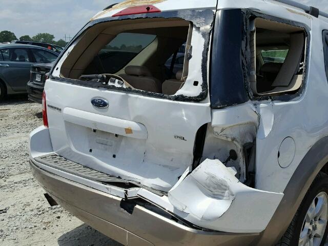 1FMZK02165GA10999 - 2005 FORD FREESTYLE WHITE photo 9