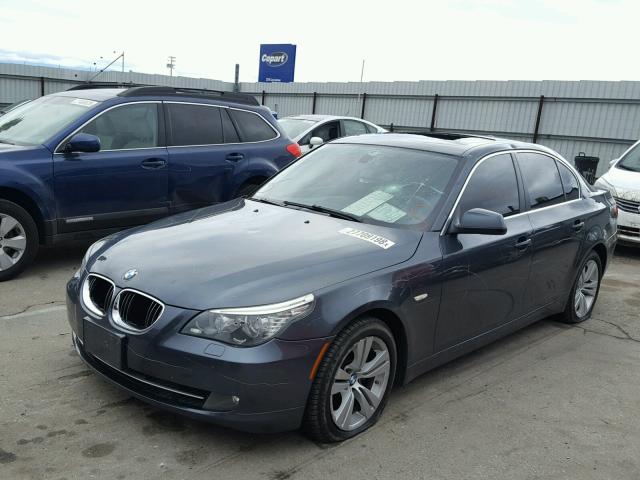 WBANU5C57AC129820 - 2010 BMW 528 I GRAY photo 2