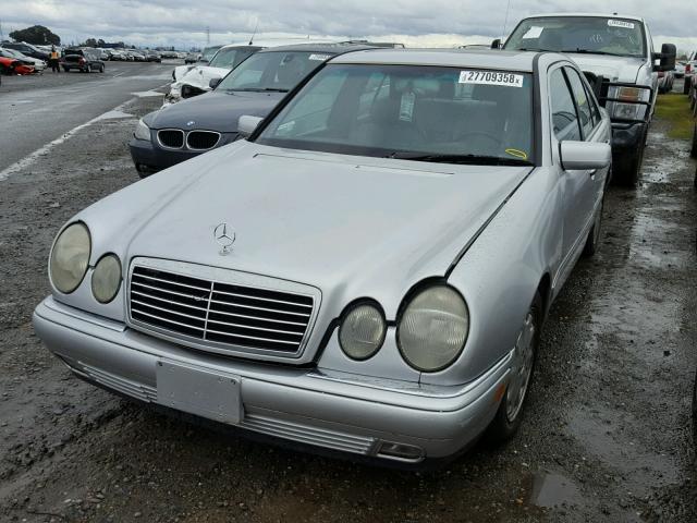 WDBJF20F2VJ033925 - 1997 MERCEDES-BENZ E 300D SILVER photo 2