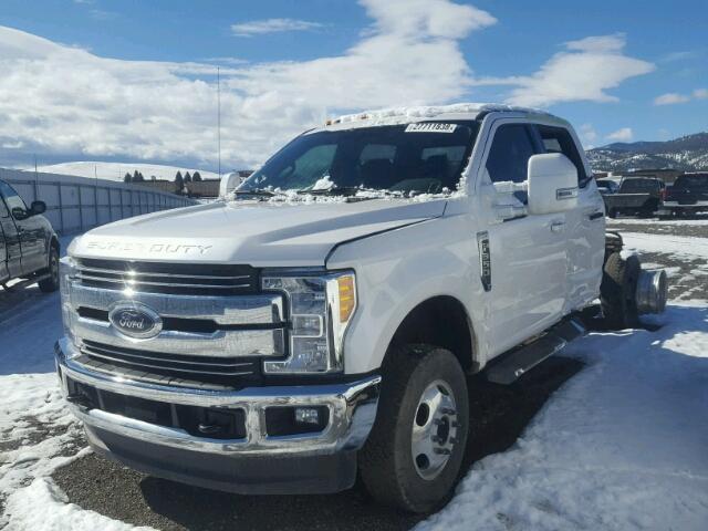 1FD8W3HT3HEC68584 - 2017 FORD F350 SUPER WHITE photo 2