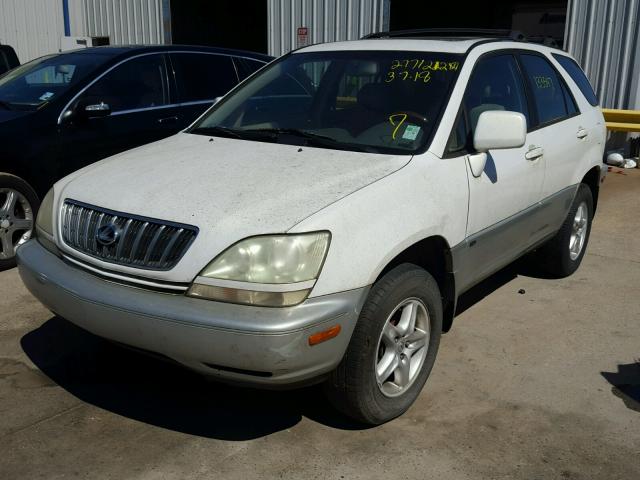 JTJGF10U920137458 - 2002 LEXUS RX 300 WHITE photo 2