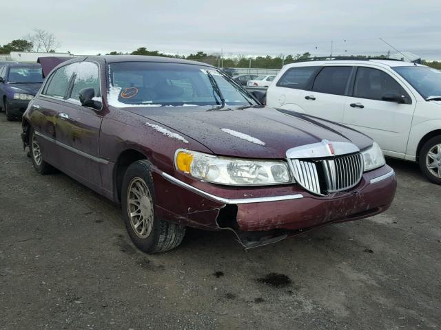 1LNHM82W92Y614603 - 2002 LINCOLN TOWN CAR S RED photo 1