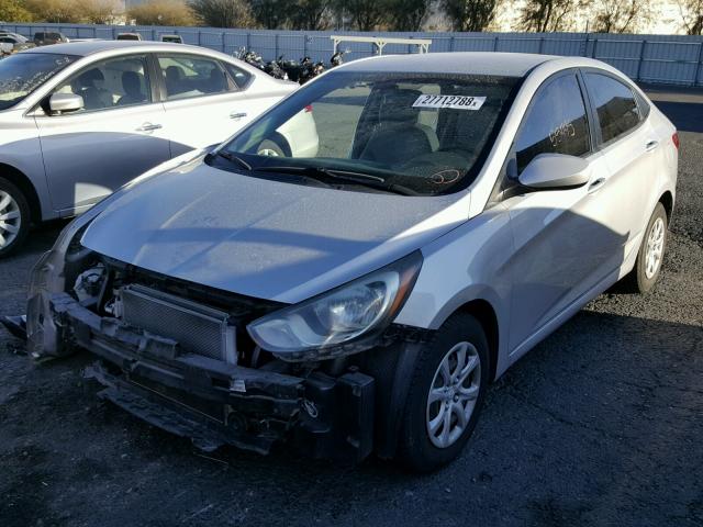 KMHCT4AE2DU447929 - 2013 HYUNDAI ACCENT GLS SILVER photo 2