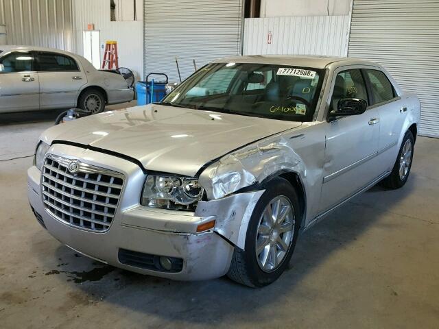 2C3KA53G47H640069 - 2007 CHRYSLER 300 TOURIN SILVER photo 2