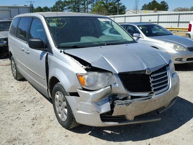 2A4RR4DE9AR155609 - 2010 CHRYSLER TOWN & COU SILVER photo 1