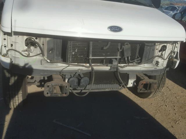 1FTRE142X1HB68290 - 2001 FORD ECONOLINE WHITE photo 9