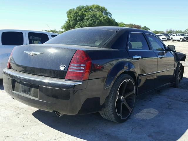 2C3KA63H26H278272 - 2006 CHRYSLER 300C BLACK photo 4