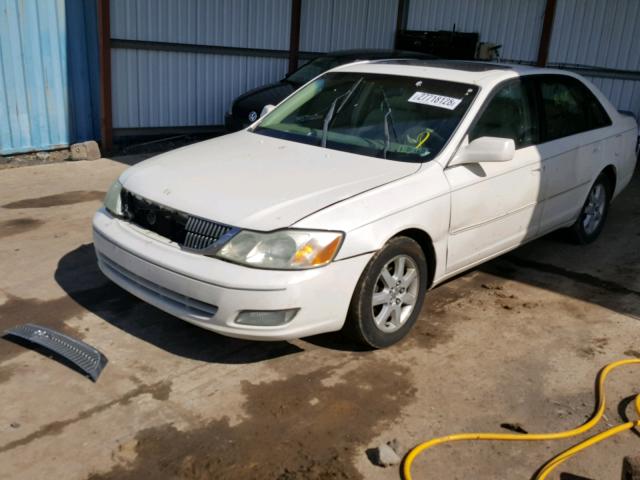 4T1BF28B32U229644 - 2002 TOYOTA AVALON XL WHITE photo 2