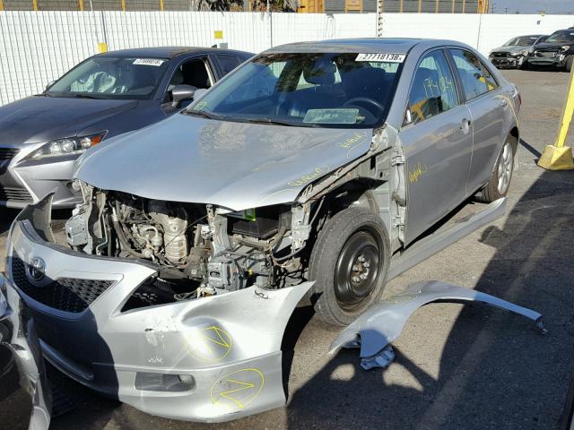 4T1BK46KX8U573121 - 2008 TOYOTA CAMRY LE SILVER photo 2