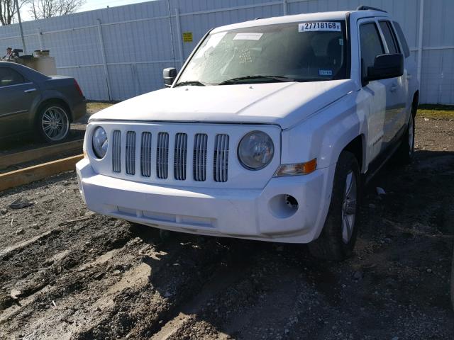 1C4NJPFA7HD160859 - 2017 JEEP PATRIOT LA WHITE photo 2