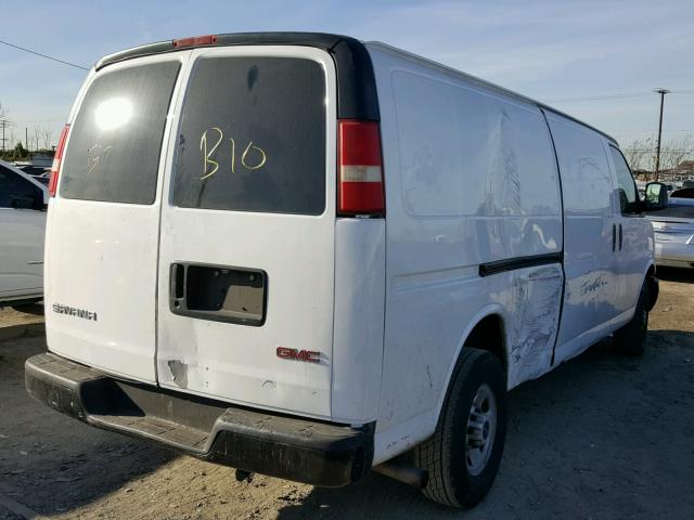 1GTHG39V971249075 - 2007 GMC SAVANA G35 WHITE photo 4