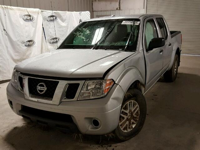 1N6AD0EV0HN763080 - 2017 NISSAN FRONTIER S SILVER photo 2