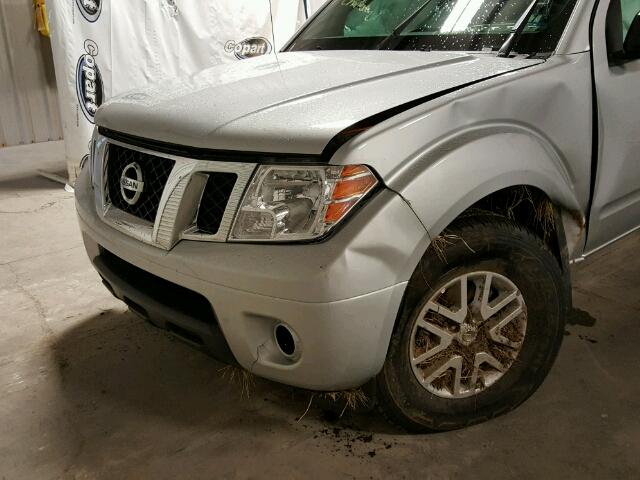 1N6AD0EV0HN763080 - 2017 NISSAN FRONTIER S SILVER photo 9