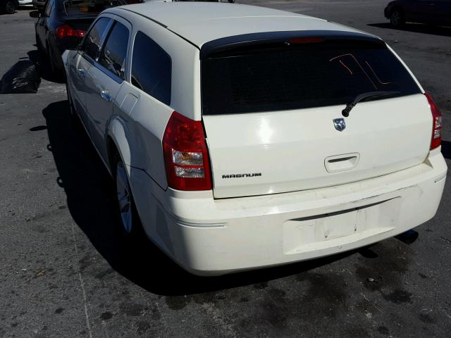 2D4FV48T35H618551 - 2005 DODGE MAGNUM SE WHITE photo 3