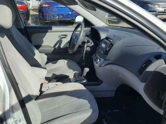 KMHDU4AD0AU883294 - 2010 HYUNDAI ELANTRA BL SILVER photo 5