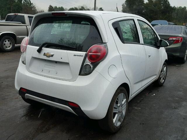KL8CD6S93DC540049 - 2013 CHEVROLET SPARK 1LT Белый фото 4