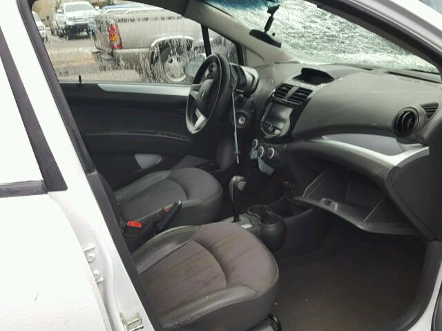 KL8CD6S93DC540049 - 2013 CHEVROLET SPARK 1LT Белый фото 5