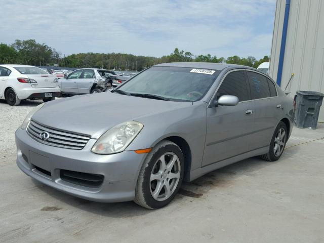 JNKCV51F84M707830 - 2004 INFINITI G35 SILVER photo 2