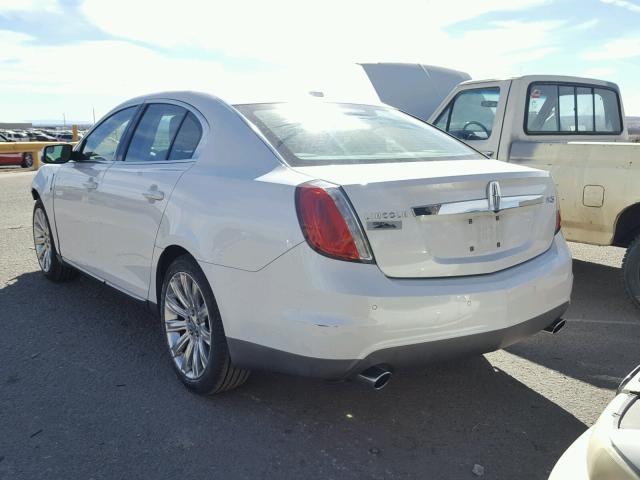 1LNHL9DR5AG601870 - 2010 LINCOLN MKS WHITE photo 3