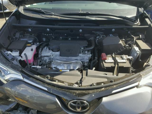 2T3ZFREV5JW408327 - 2018 TOYOTA RAV4 LE GRAY photo 7