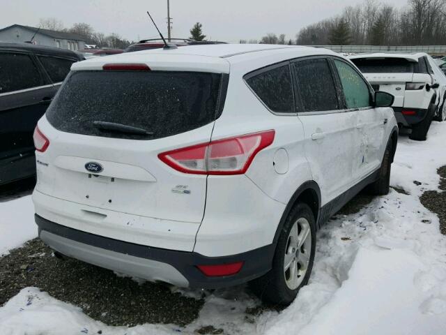 1FMCU9GX6GUB25527 - 2016 FORD ESCAPE SE WHITE photo 4