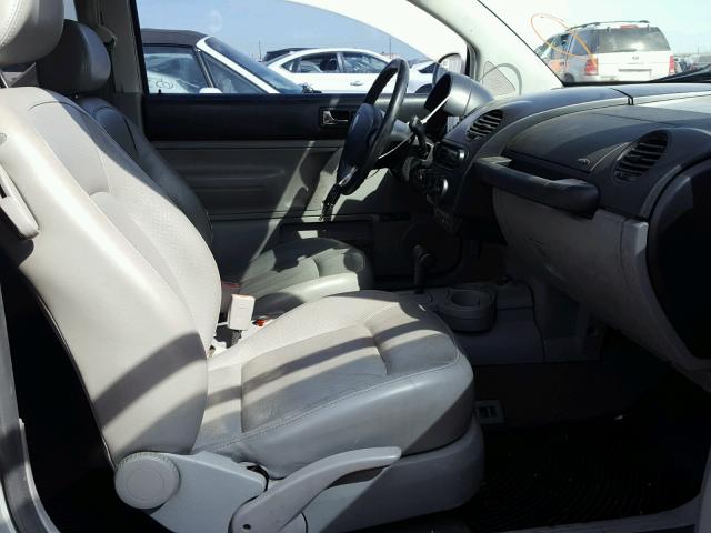 3VWCK21C13M408050 - 2003 VOLKSWAGEN NEW BEETLE 银色 照片 5