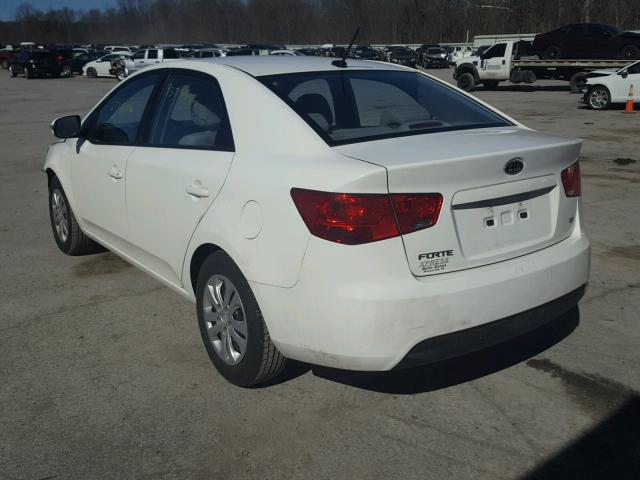 KNAFU4A24A5808813 - 2010 KIA FORTE EX WHITE photo 3