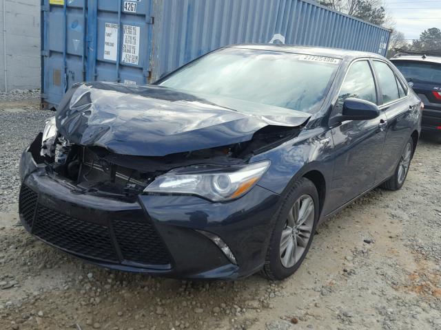 4T1BD1FK3FU164559 - 2015 TOYOTA CAMRY HYBR BLUE photo 2