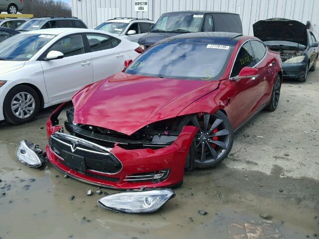 5YJSA1E40FF113951 - 2015 TESLA MODEL S RED photo 2