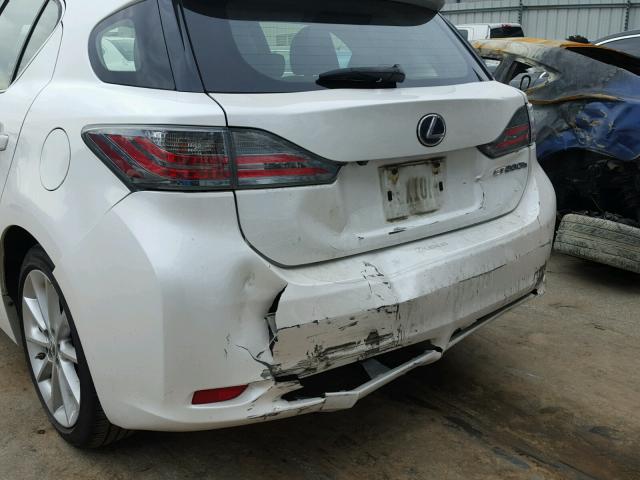 JTHKD5BH7B2046153 - 2011 LEXUS CT 200 WHITE photo 9