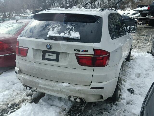 5YMGY0C55BLK27014 - 2011 BMW X5 M WHITE photo 4