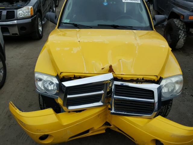 1D7HE48K06S593573 - 2006 DODGE DAKOTA QUA YELLOW photo 7