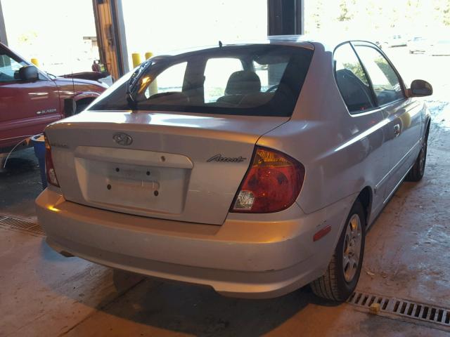 KMHCG35C25U364428 - 2005 HYUNDAI ACCENT GS SILVER photo 4