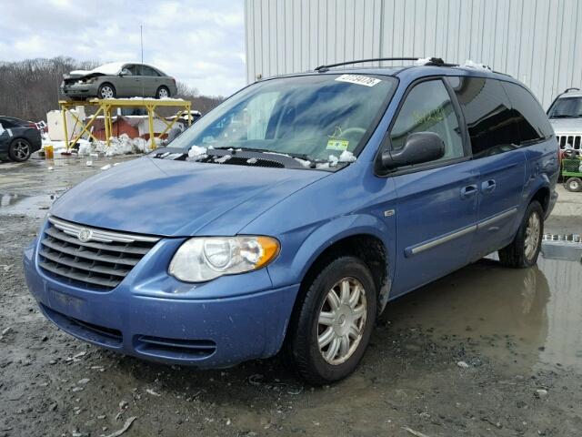 2A4GP54L37R197378 - 2007 CHRYSLER TOWN & COU BLUE photo 2