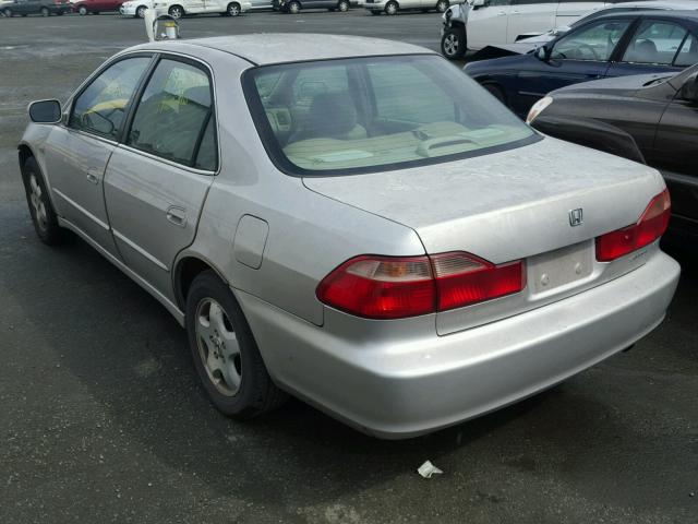 1HGCG1656XA049081 - 1999 HONDA ACCORD EX SILVER photo 3