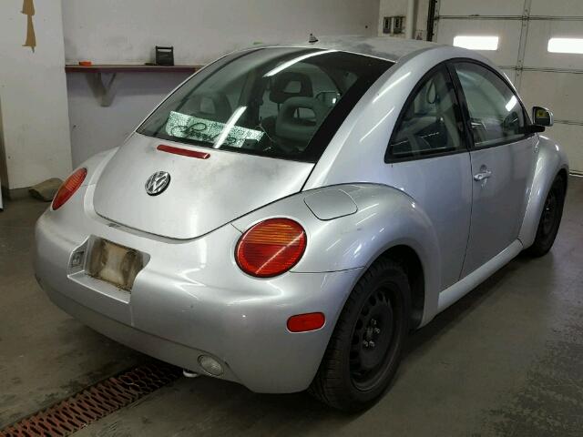 3VWCF21C3XM432294 - 1999 VOLKSWAGEN NEW BEETLE 银色 照片 4