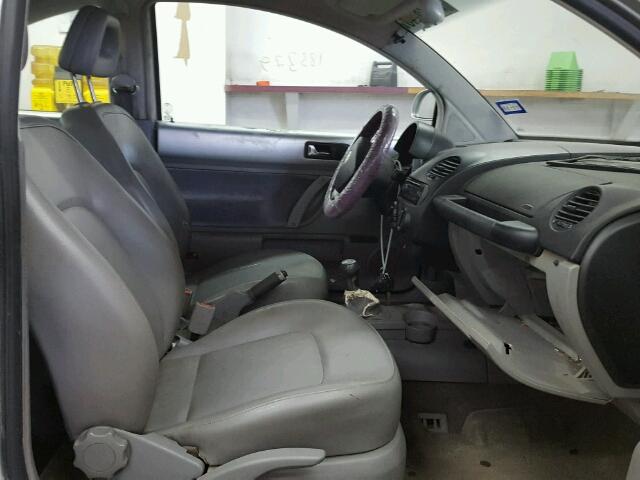 3VWCF21C3XM432294 - 1999 VOLKSWAGEN NEW BEETLE 银色 照片 5