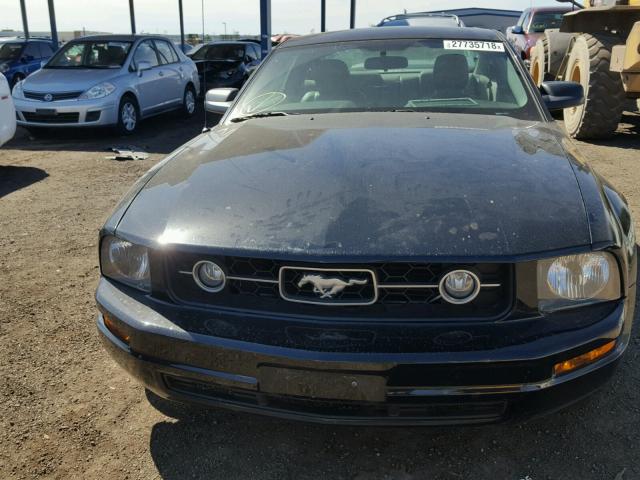 1ZVFT80N365175038 - 2006 FORD MUSTANG BLACK photo 9