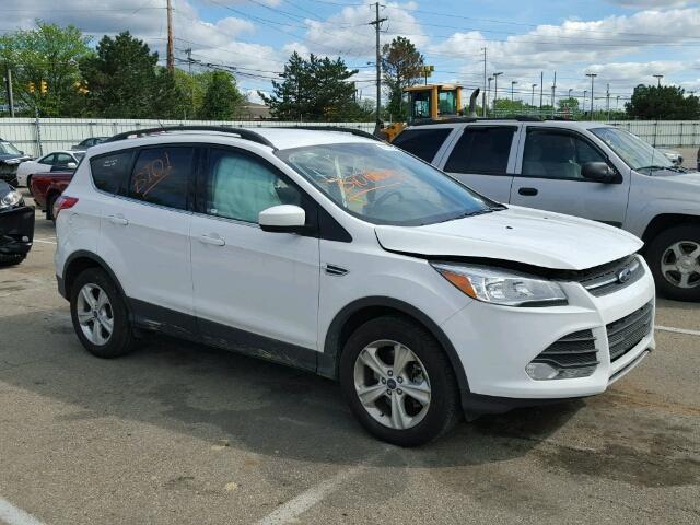 1FMCU9G99GUC23100 - 2016 FORD ESCAPE SE WHITE photo 1