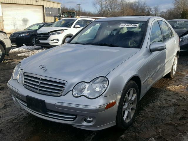 WDBRF92H17F910372 - 2007 MERCEDES-BENZ C 280 4MAT SILVER photo 2