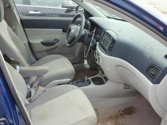 KMHCN46C06U004019 - 2006 HYUNDAI ACCENT GLS BLUE photo 5