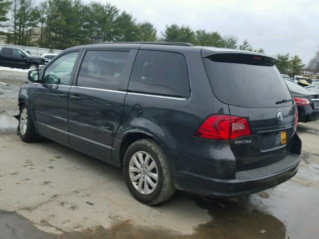 2C4RVABG6CR391786 - 2012 VOLKSWAGEN ROUTAN SE GRAY photo 3