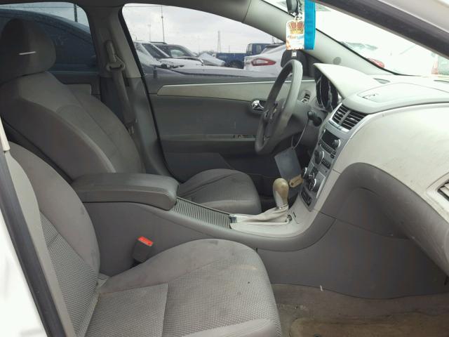 1G1ZA5E05A4103282 - 2010 CHEVROLET MALIBU LS თეთრი ფოტო 5