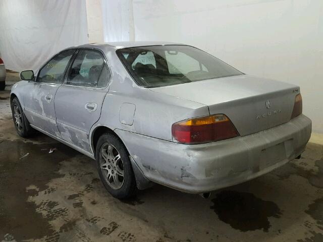 19UUA56631A007657 - 2001 ACURA 3.2TL SILVER photo 3