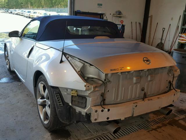 JN1AZ36A56M451845 - 2006 NISSAN 350Z ROADS SILVER photo 3