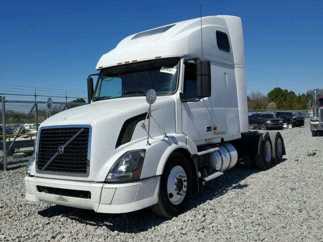 4V4NC9GH58N462831 - 2008 VOLVO VN VNL WHITE photo 2