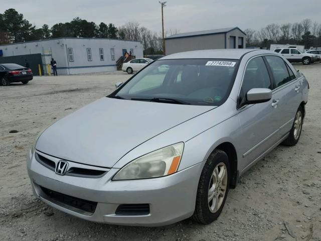 1HGCM56306A087015 - 2006 HONDA ACCORD SE SILVER photo 2