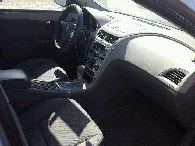 1G1ZA5EU9BF300075 - 2011 CHEVROLET MALIBU LS 银色 照片 5